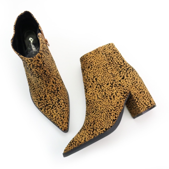qupid leopard boots